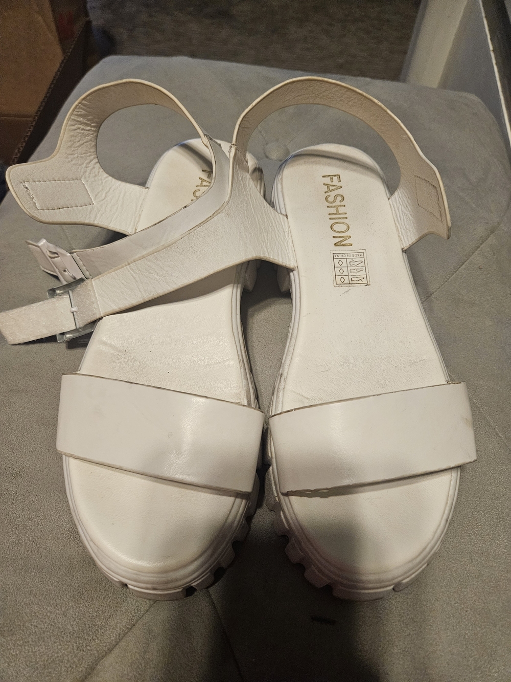 Fashion White Chunky Strap Women's Sandals with Ankle Buckle
